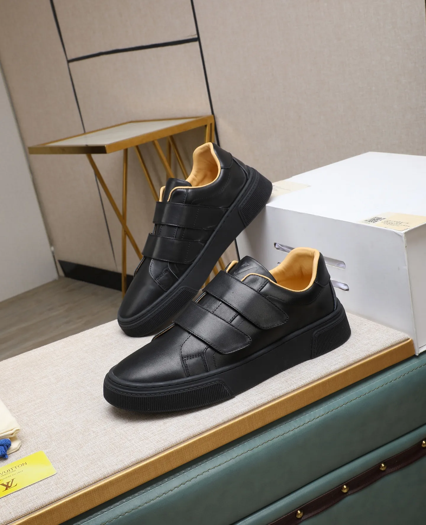 Men's shoes 💰460 [LV～] Men's casual shoes 2025z cabinet sales simultaneously 🔶Size: 38-44 #️⃣ 🔷3 colors🔜The upper is made of multi-material splicing➕cow leather lining, comfortable and breathable, sole: original comfortable and wear-resistant outsole, ⚠️real thing📱photographed🎬real thing is better📢📢📢